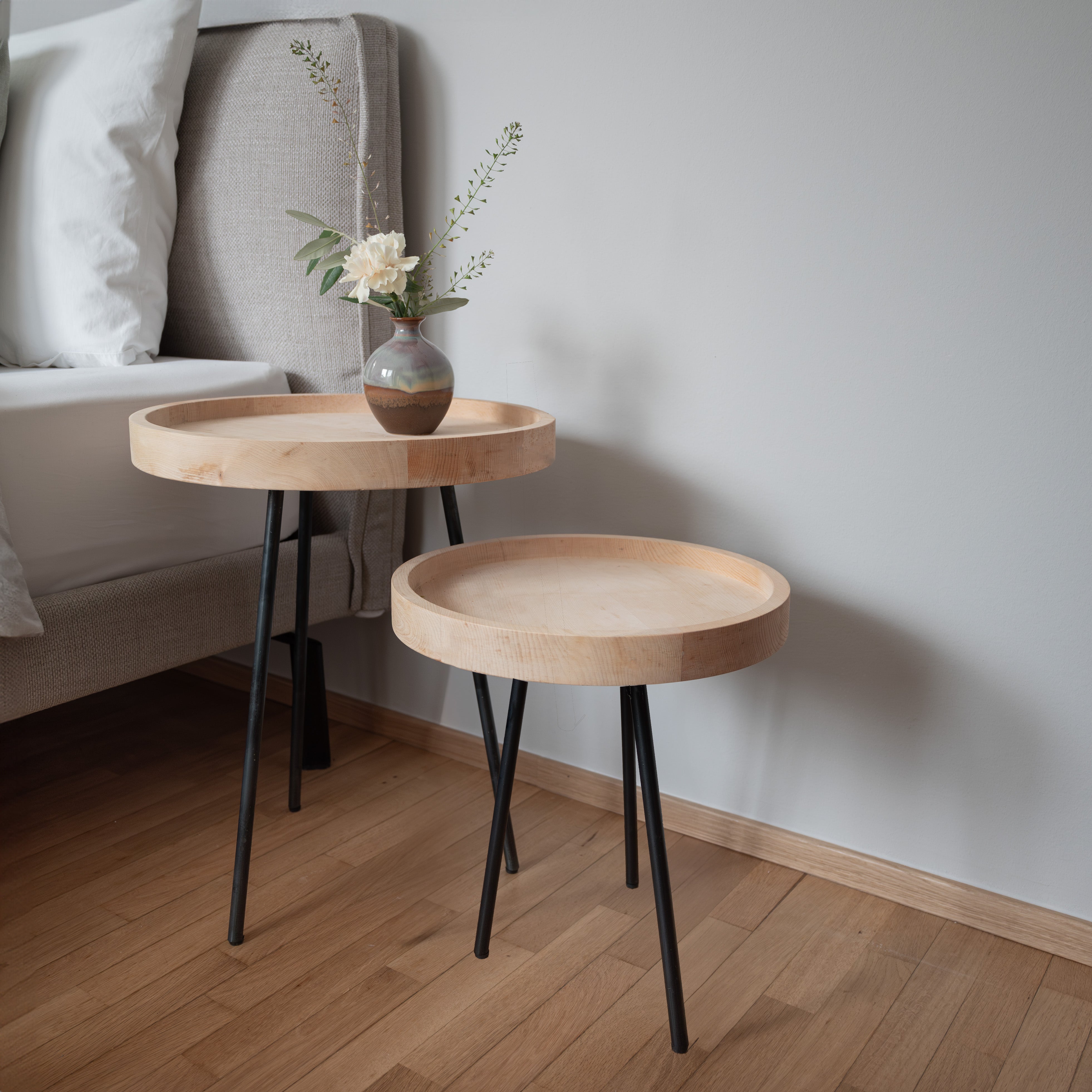 Runder Beistelltisch MELAG aus Zirbenholz für Badezimmer & Badewanne